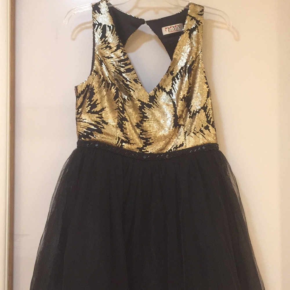 Village evening gold and black dress
